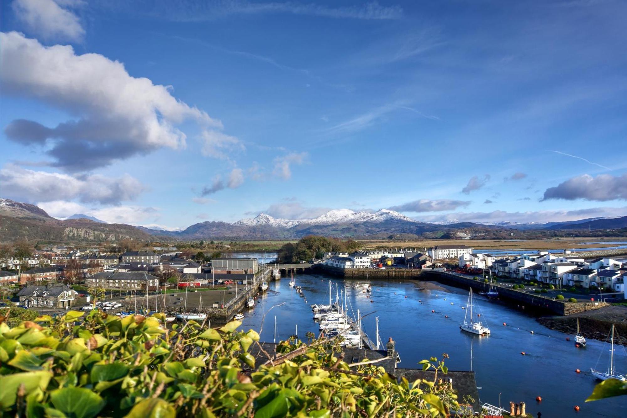 Porthmadog, Sleeps 11, 5 Bedrooms, 5 Bathrooms, Mountain Views Экстерьер фото
